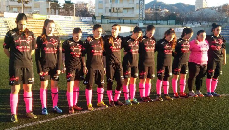 El Elda Promesas Femenino guardó un minuto de silencio antes de comenzar el encuentro