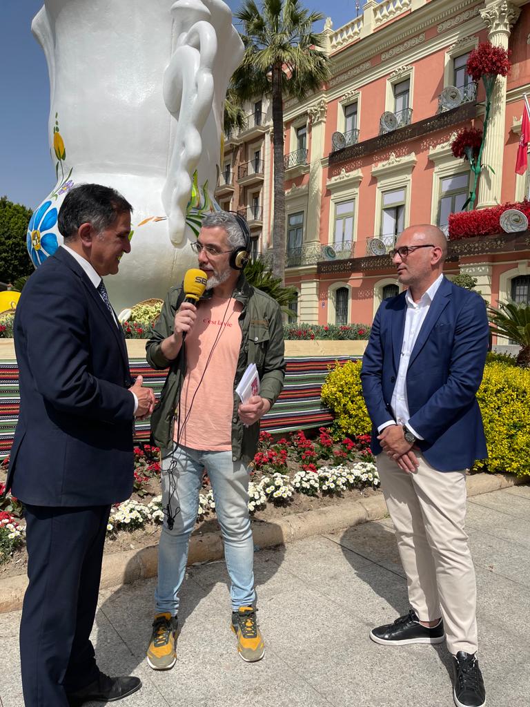 Paco Sánchez entrevista a José Antonio Serrano, alcalde de Murcia, y al concejal de Cultura, Turismo y Deportes, Pedro García Rex, en La Glorieta