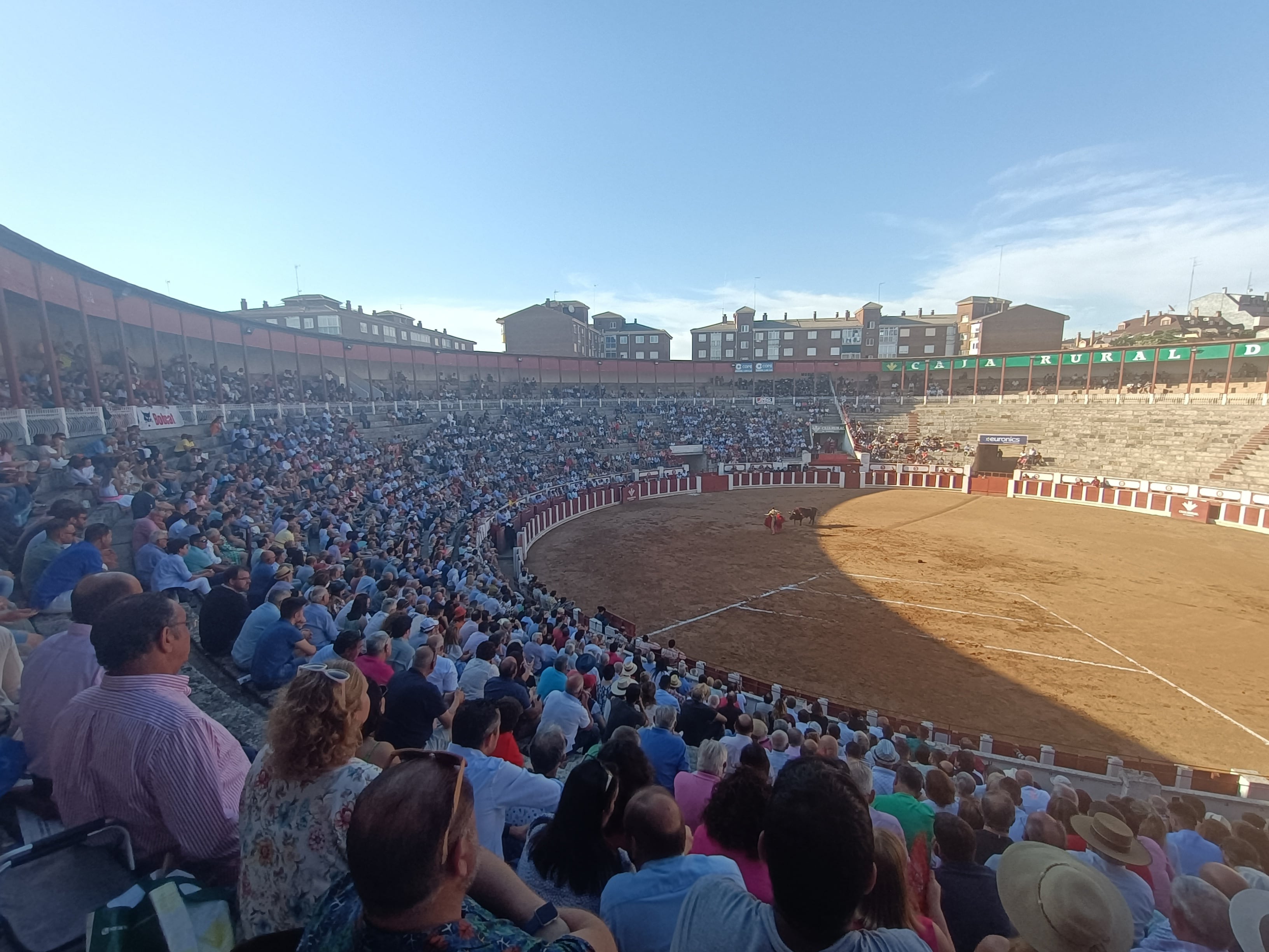 Una vista panorámica de la Plaza de Toros de Zamora durante el festejo