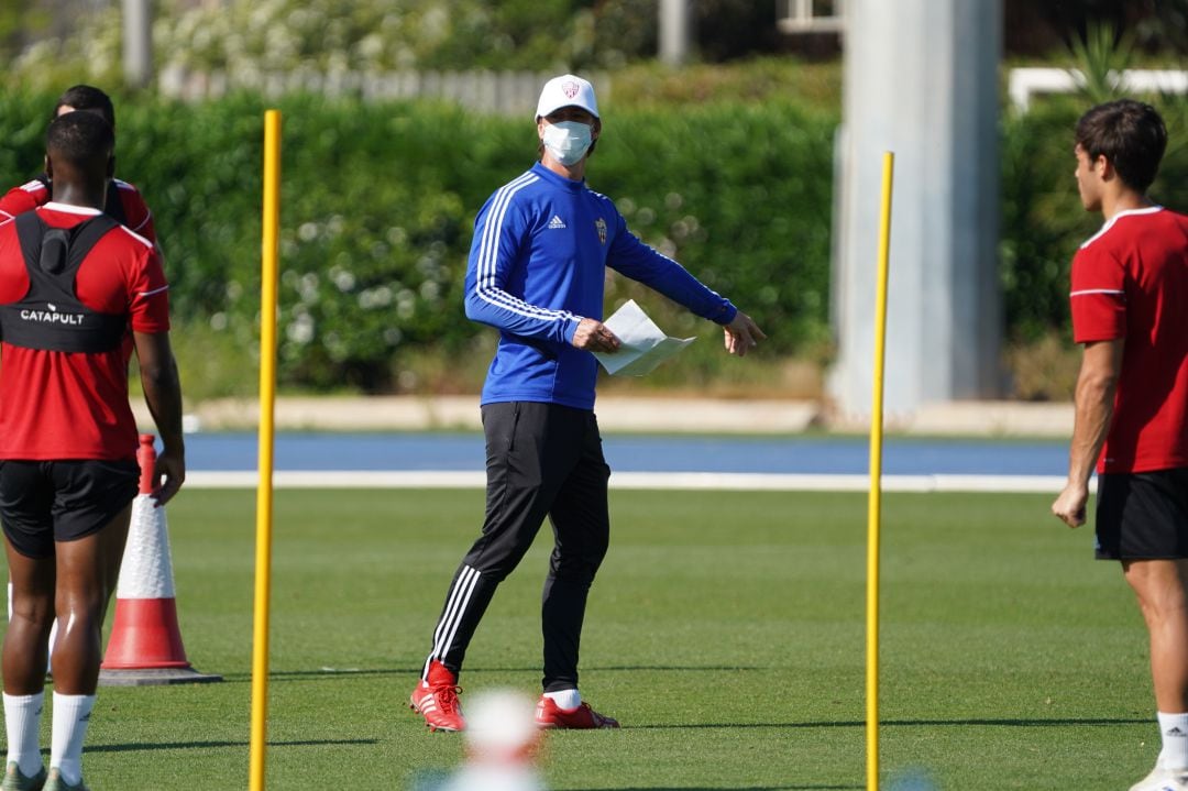 Guti en el campo Anexo.