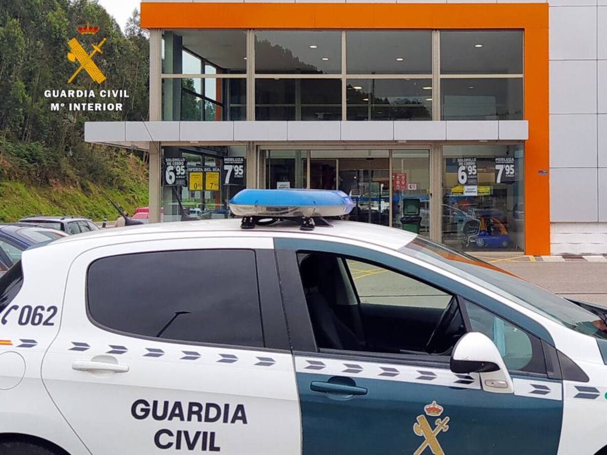 Investigada como presunta autora de hurtos de carteras en comercios de Pesues y San Vicente