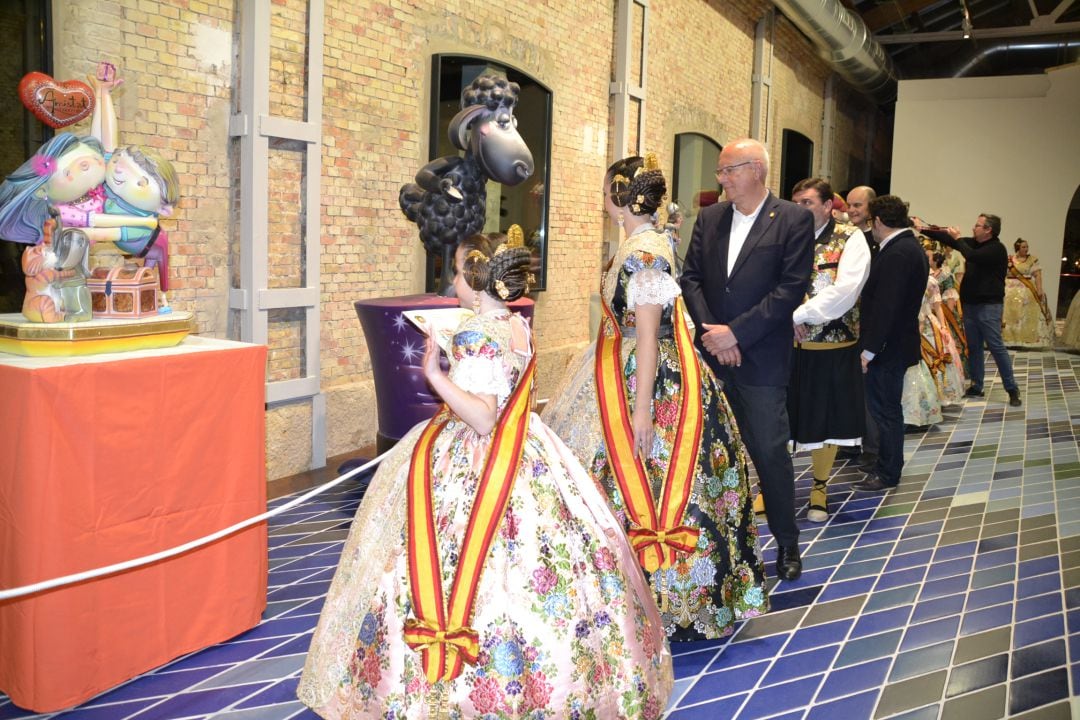 Imagen de archivo de la visita a la Exposición del Ninot 2019.