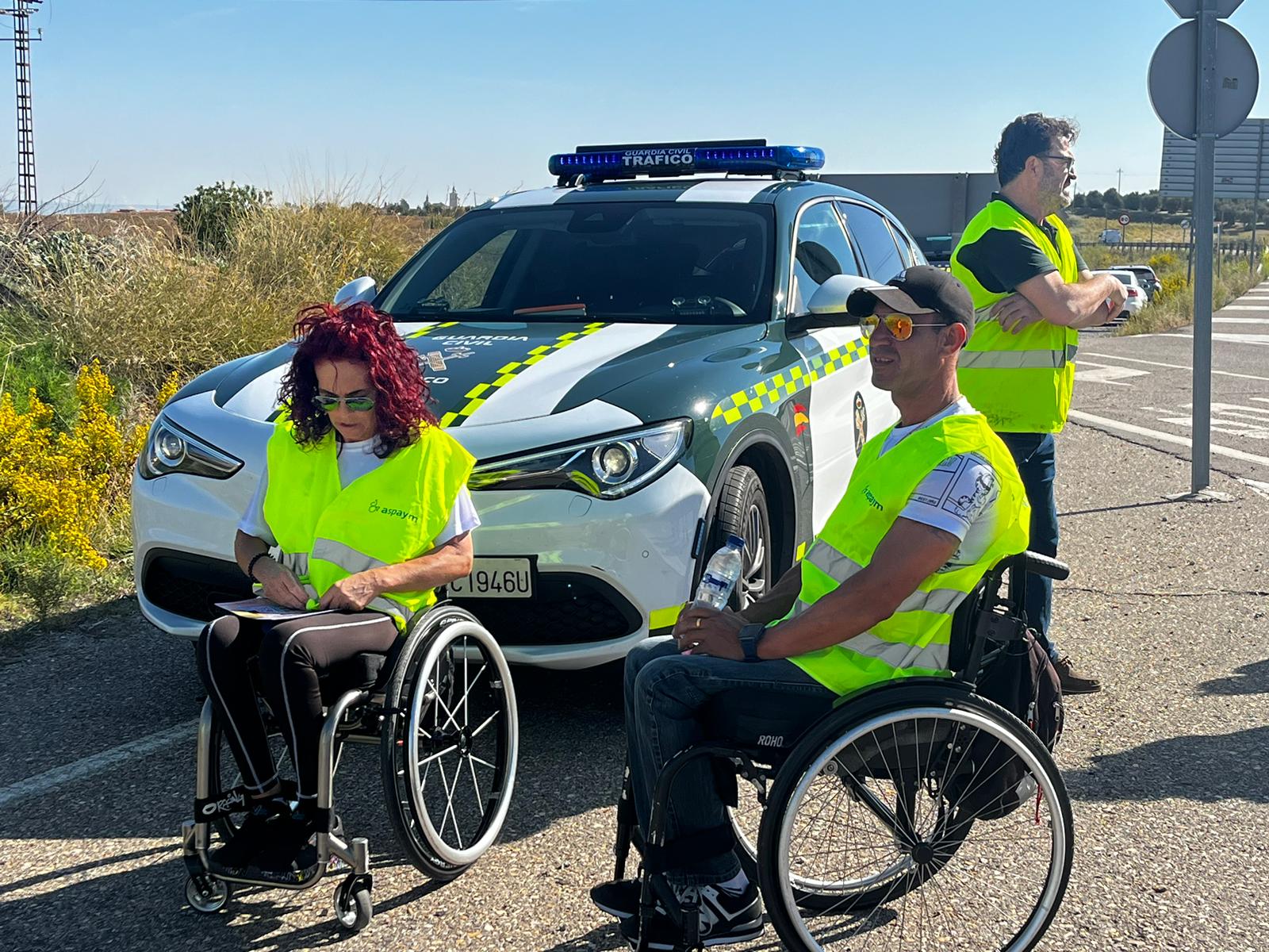 Mamen y Teo, en un control rutinario de la Guardia Civil de Tráfico