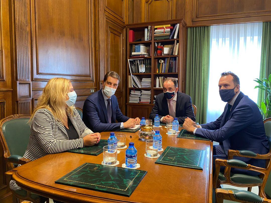Reunión en Soria con el consejero de presidencia.
