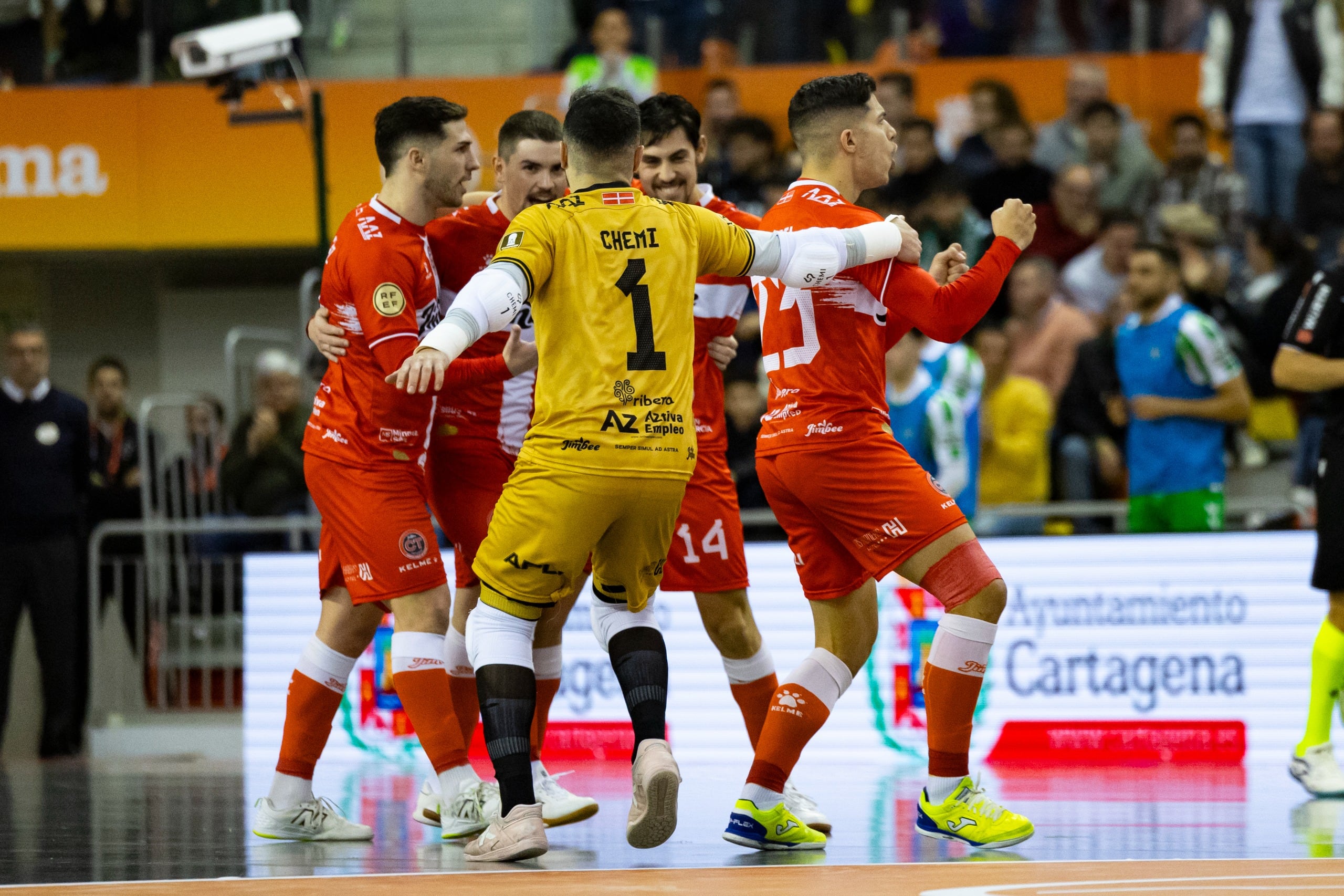 Jimbee Cartagena celebra el gol de Darío Gil en la final de la Supercopa de España ante Real Betis