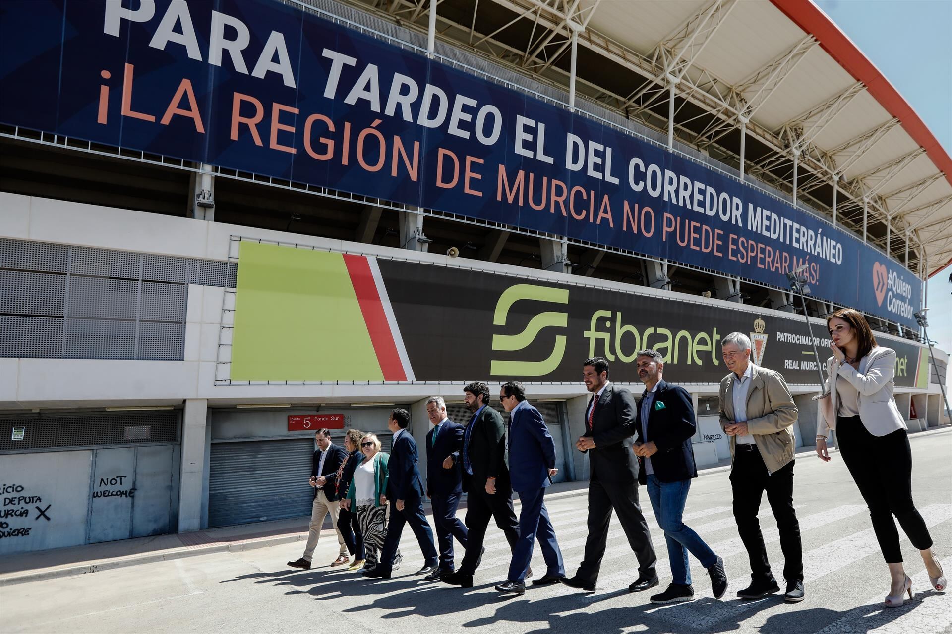 El jefe del Ejecutivo autonómico, Fernando López Miras, participa en una acción de defensa del Corredor Mediterráneo impulsada por la Plataforma #QuieroCorredor