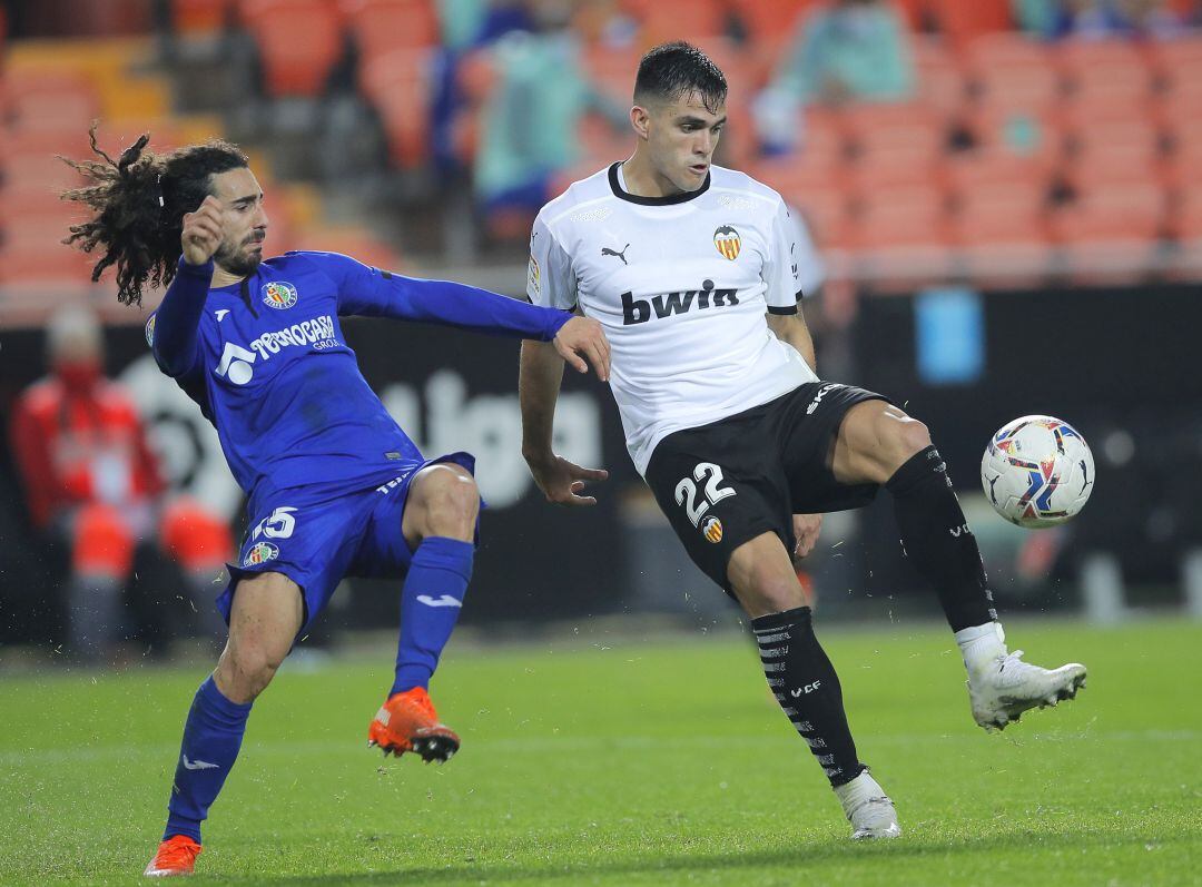 Maxi Gómez y Cucurella