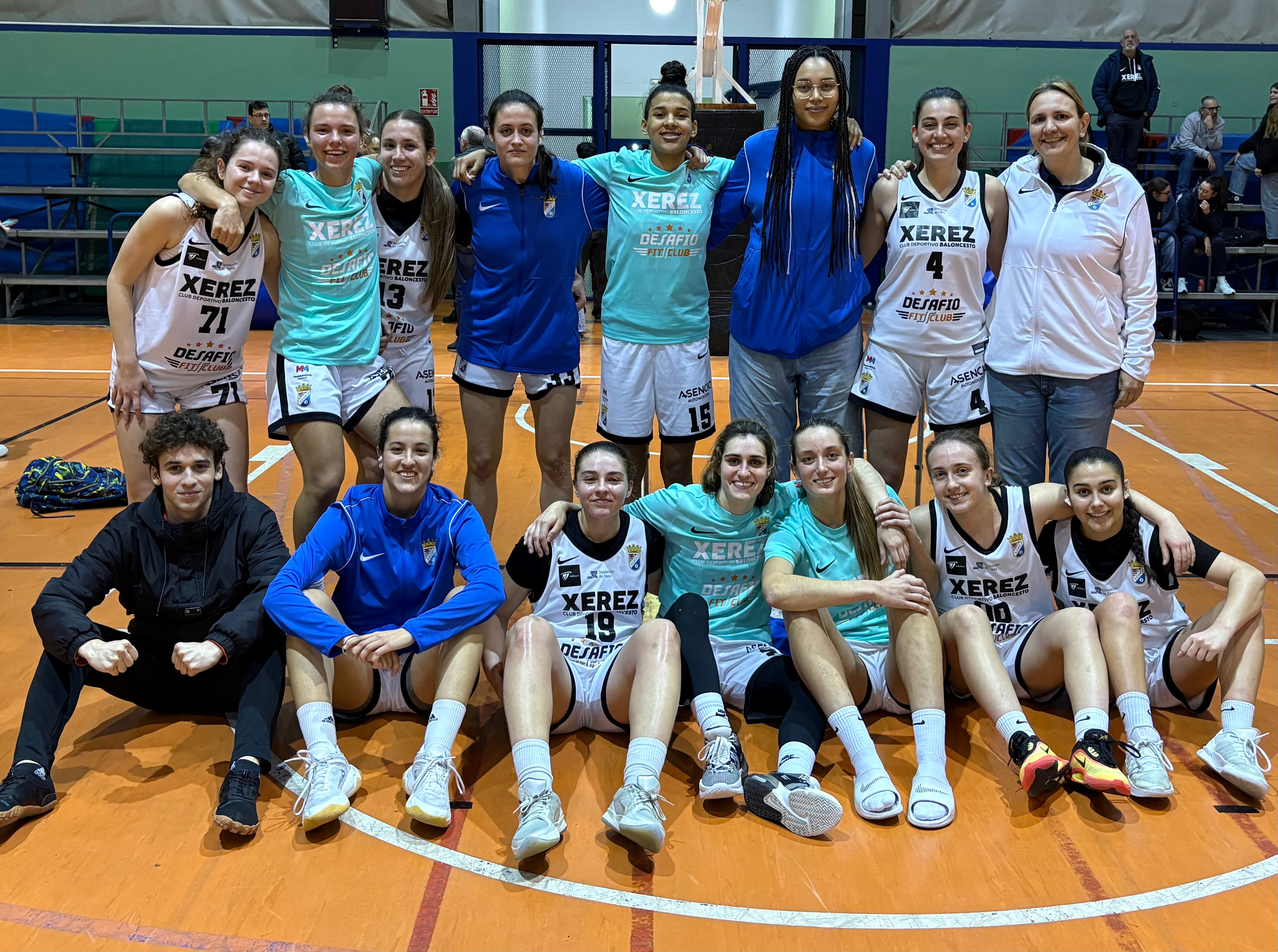 Las jugadoras del Xerez CD Baloncesto tras su última victoria