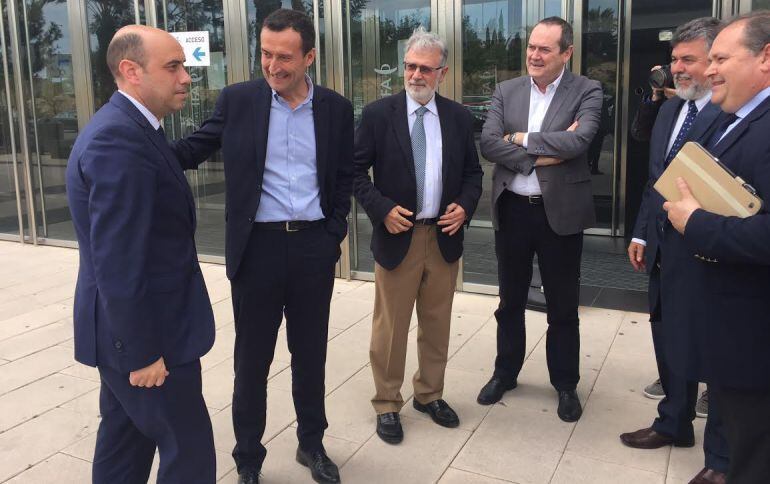 Los alcaldes de Elche y Alicante en un reciente encuentro en IFA