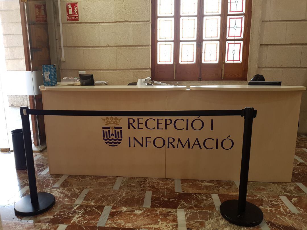 La vía telemática sustituye a la atención presencial en el Ayuntamiento de Gandia