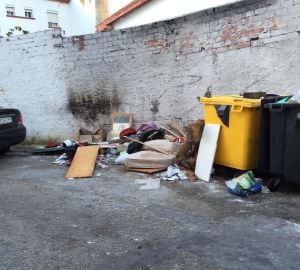 Quejas sobre la limpieza en La Bajadilla.