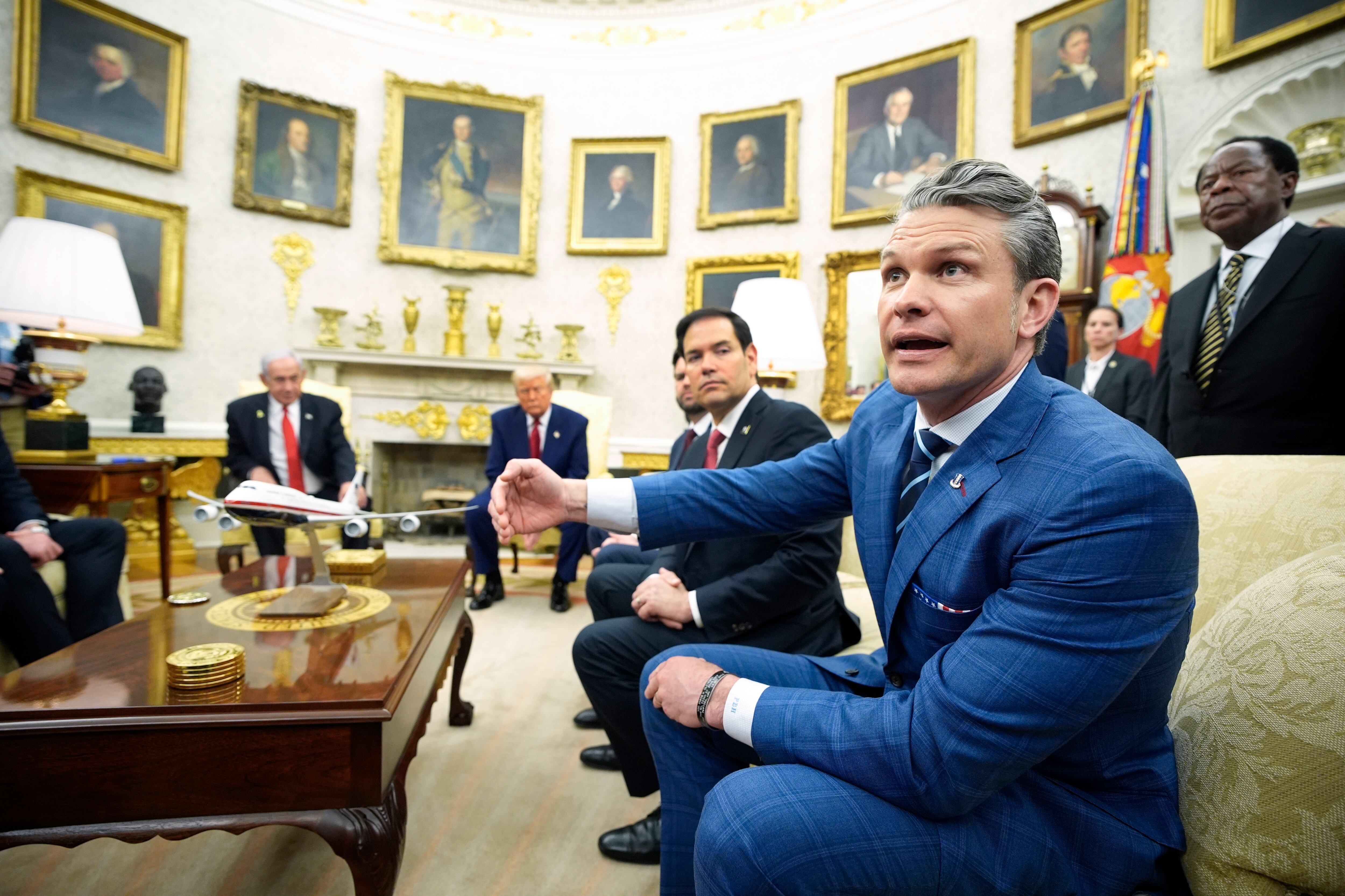 Pete Hegseth habla durante la reunión entre el presidente de EEUU, Donald Trump, y el primer ministro de Israel, Benjamin Netanyahu.
