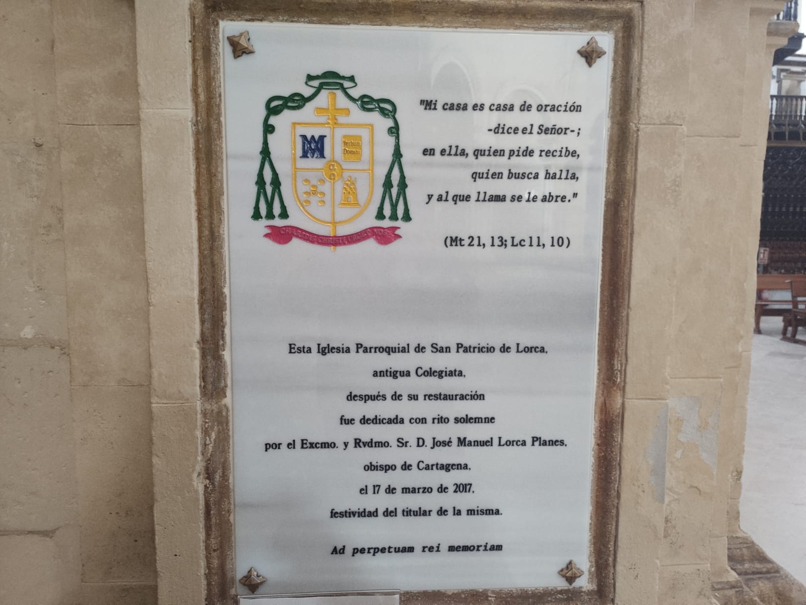 Cartel que anuncia la restauración de San Patricio tras los terremotos de Lorca