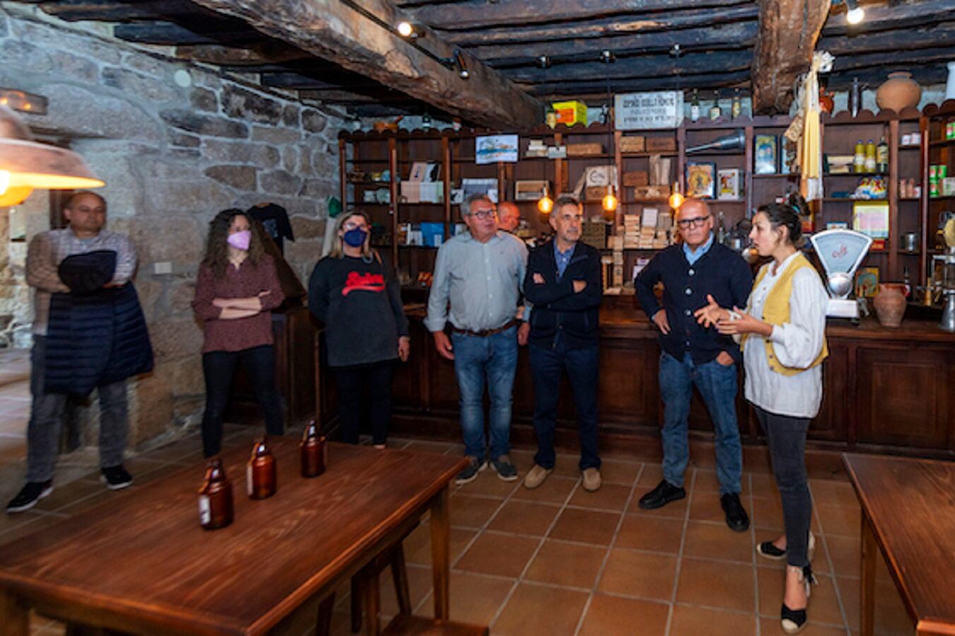 Jose Manuel Baltar concluyó su visita a Concello de Vilar de Santos en el Museo Etnográfico da Limia