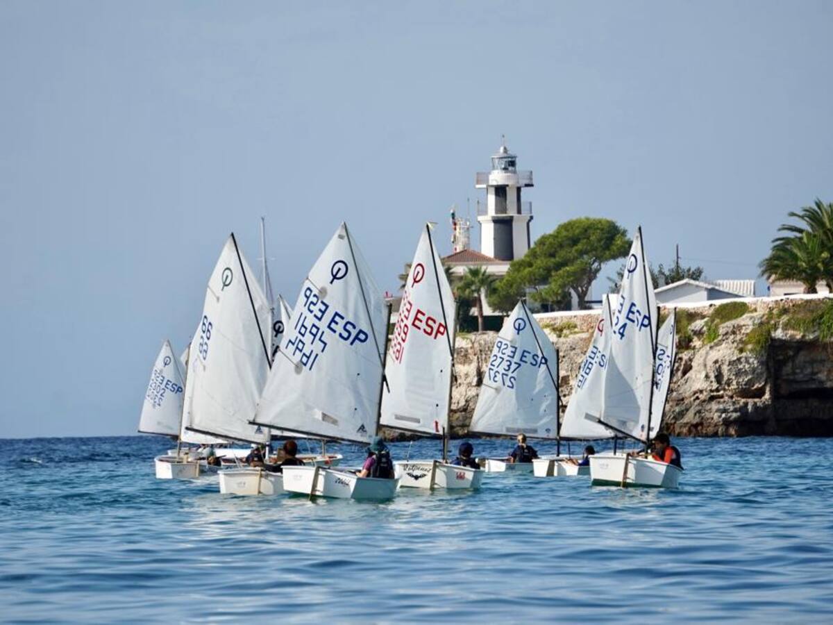 Arriba el Trofeu Almirall Farragut de vela