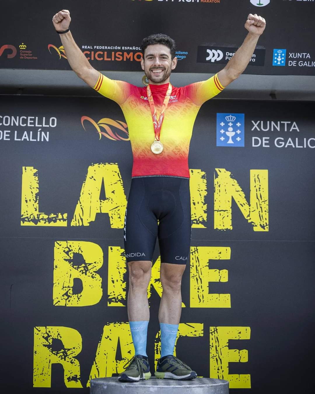 José María Sánchez celebrando el campeonato de España de BTT Maratón