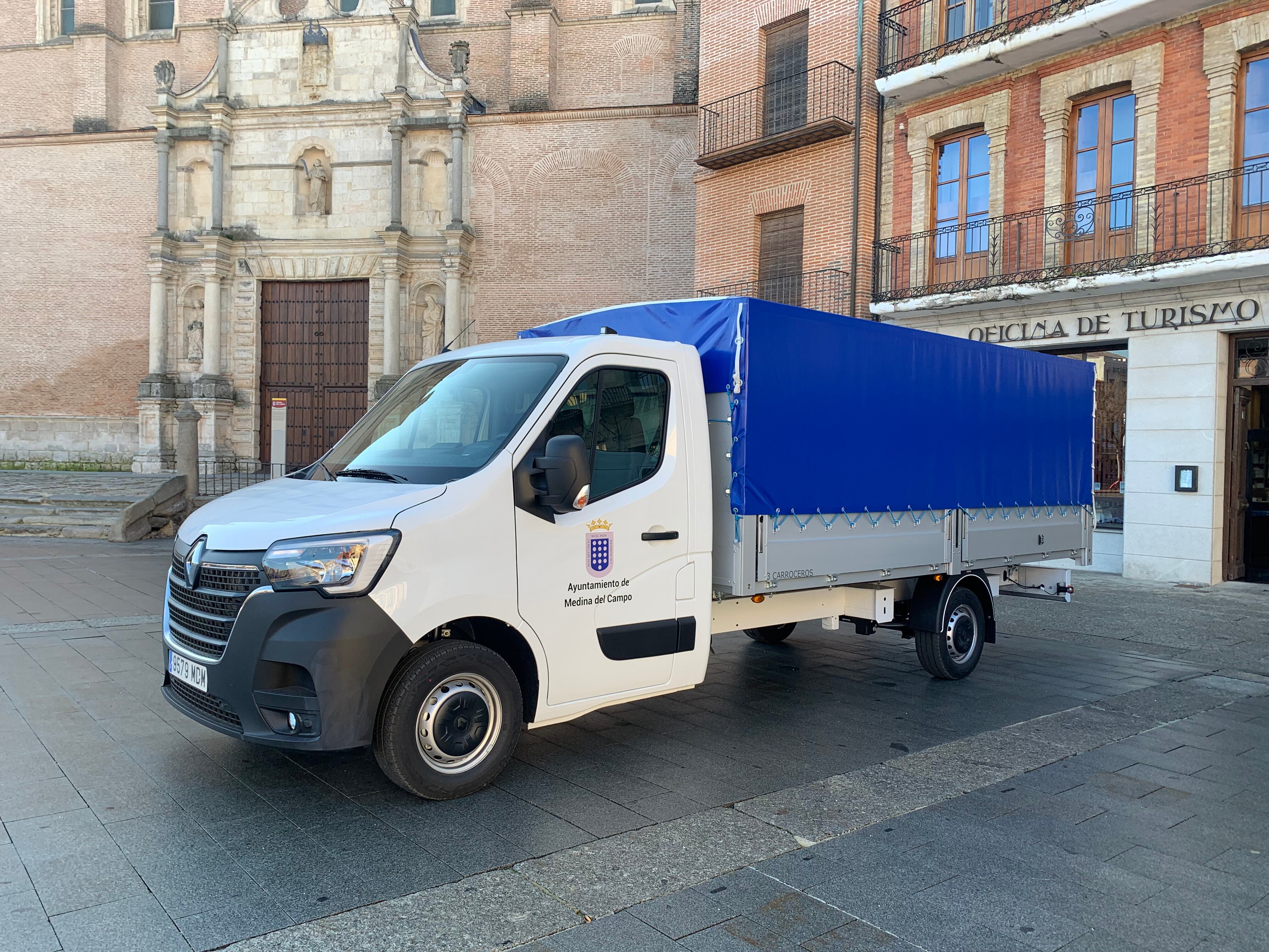 Camión adquirido por el Ayuntamiento de Medina del Campo para el departamento de obras