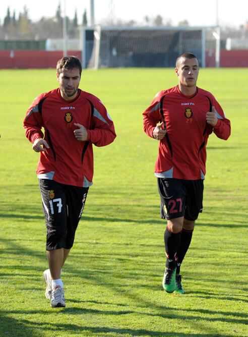 Ayoze y Tejera corren durante un entrenamiento