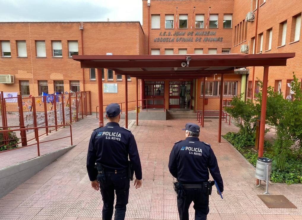 Las charlas se enmarcan dentro del programa &#039;De Sexto a Primero&#039;, destinado a facilitar el cambio de ciclo a los escolares con información sobre cada centro escolar, medidas de seguridad y autoprotección, entre otros aspectos