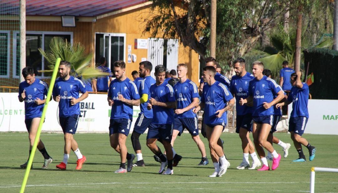 La plantilla del Cádiz durante un entrenamiento