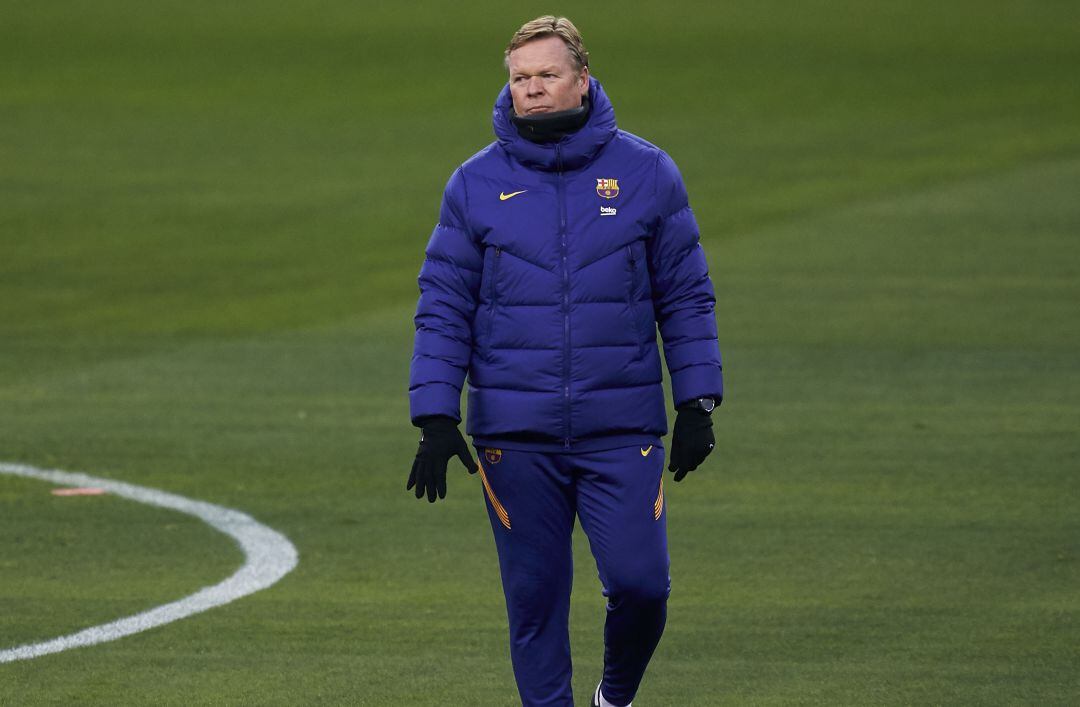 Koeman, durante un entrenamiento del Barcelona