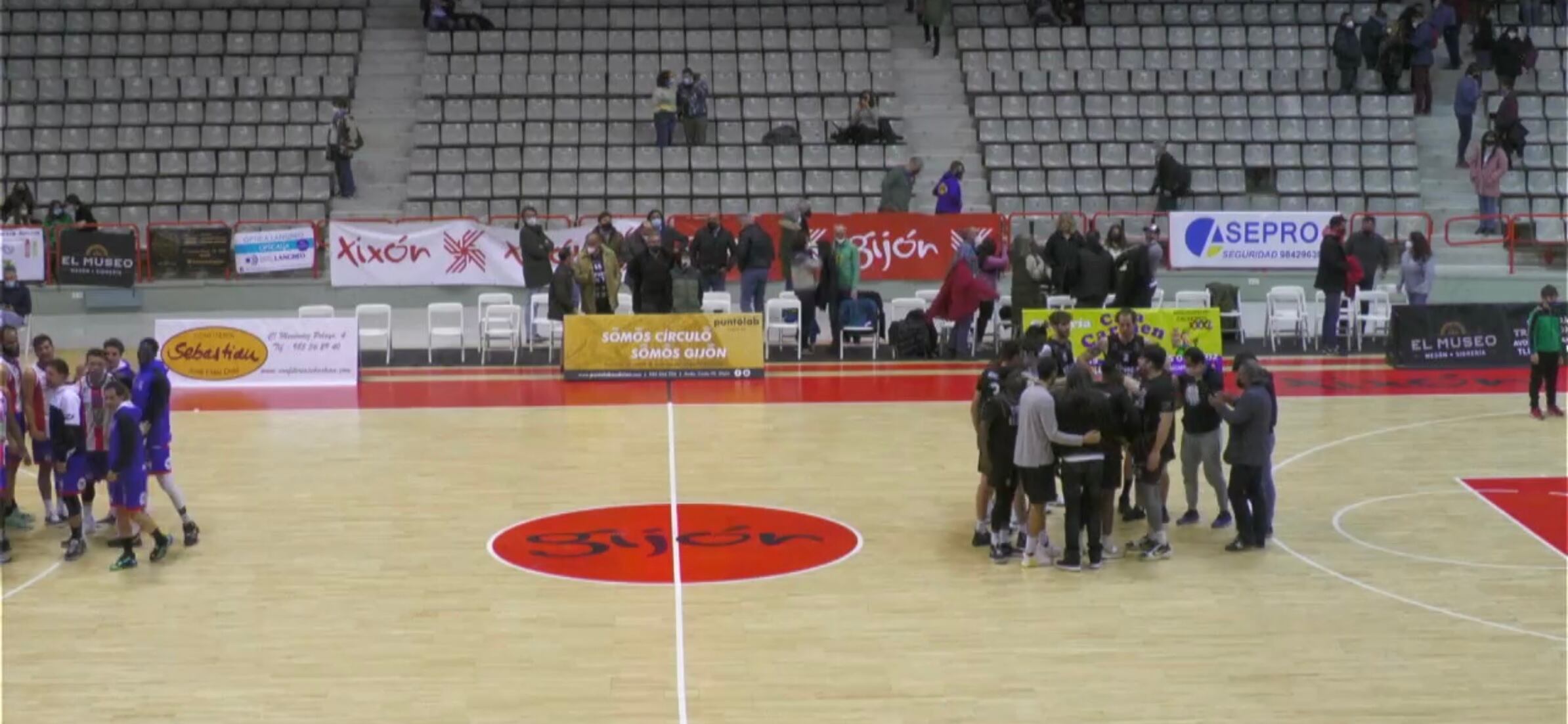 Final del partido en Gijón