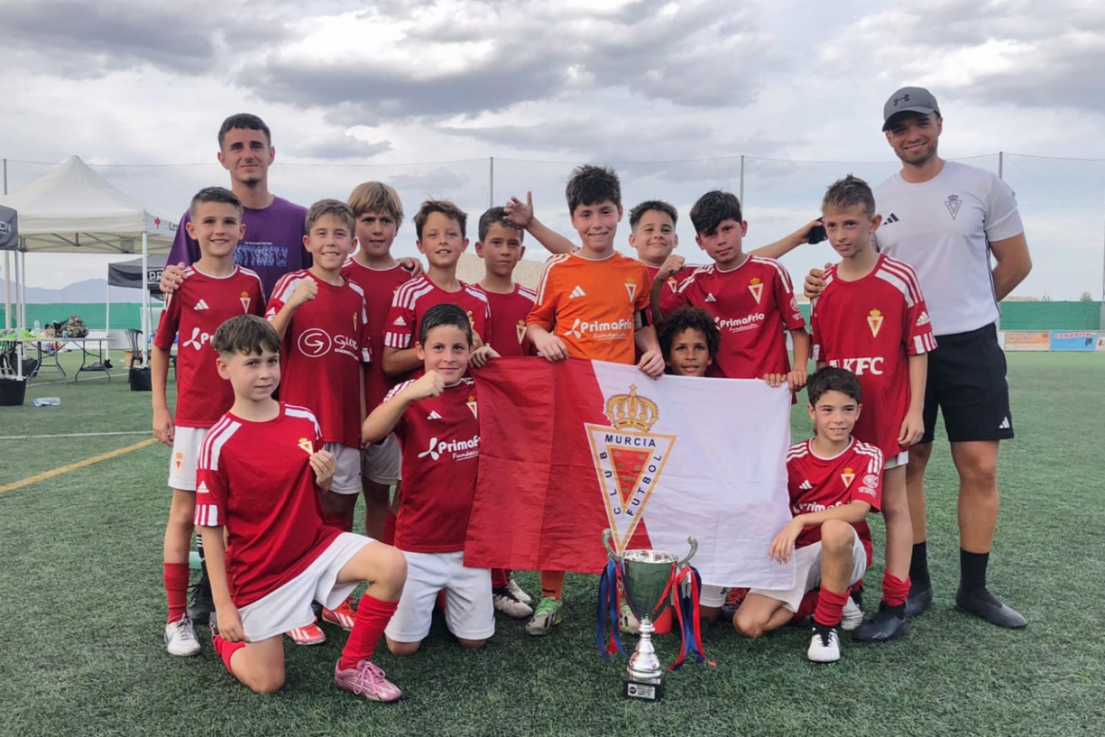 Uno de los equipos del Real Murcia en un torneo Benjamín celebrado en Benferri