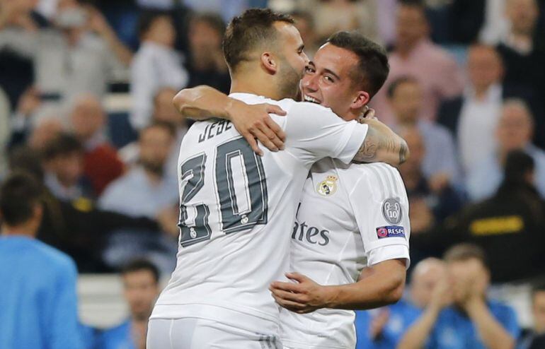 Lucas Vázquez y Jesé Rodríguez celebran el pase del Real Madrid a la final de la Champions League.