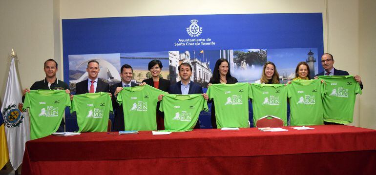 Presentación de la Binter Night Run en el ayuntamiento de Santa Cruz