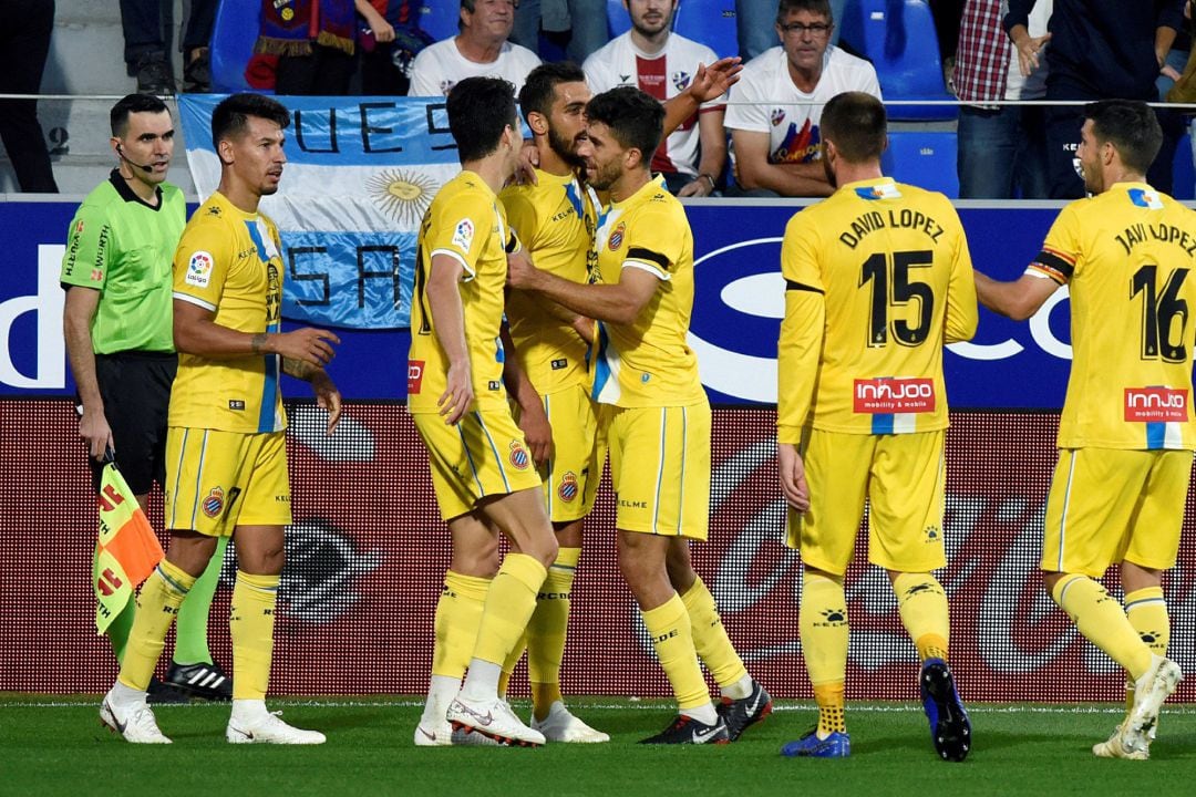 Borja Iglesias celebra uno de los goles