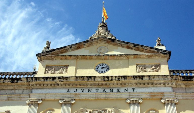 Façana de l'Ajuntament.