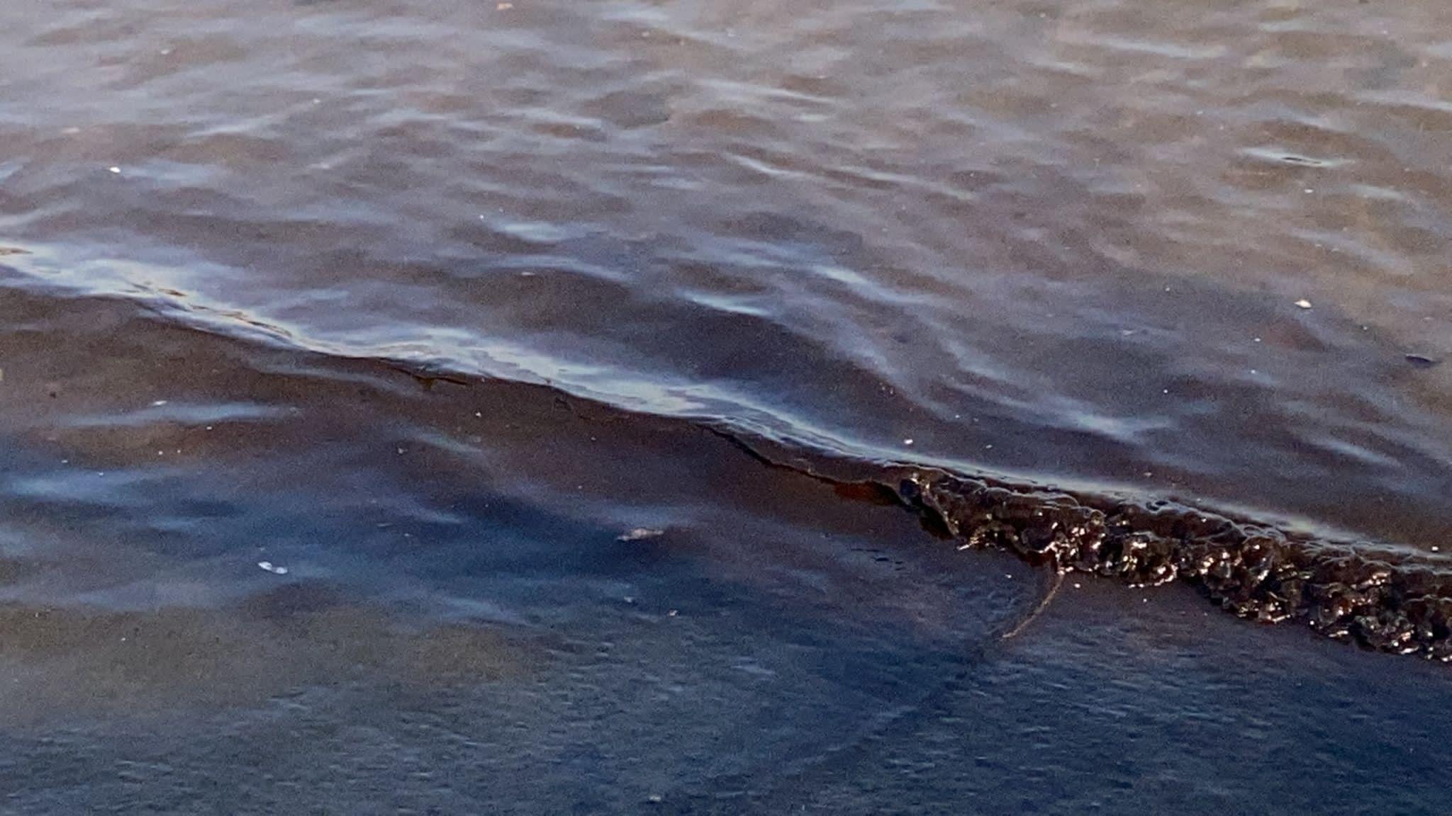 Vertido en la orilla del Rinconcillo.