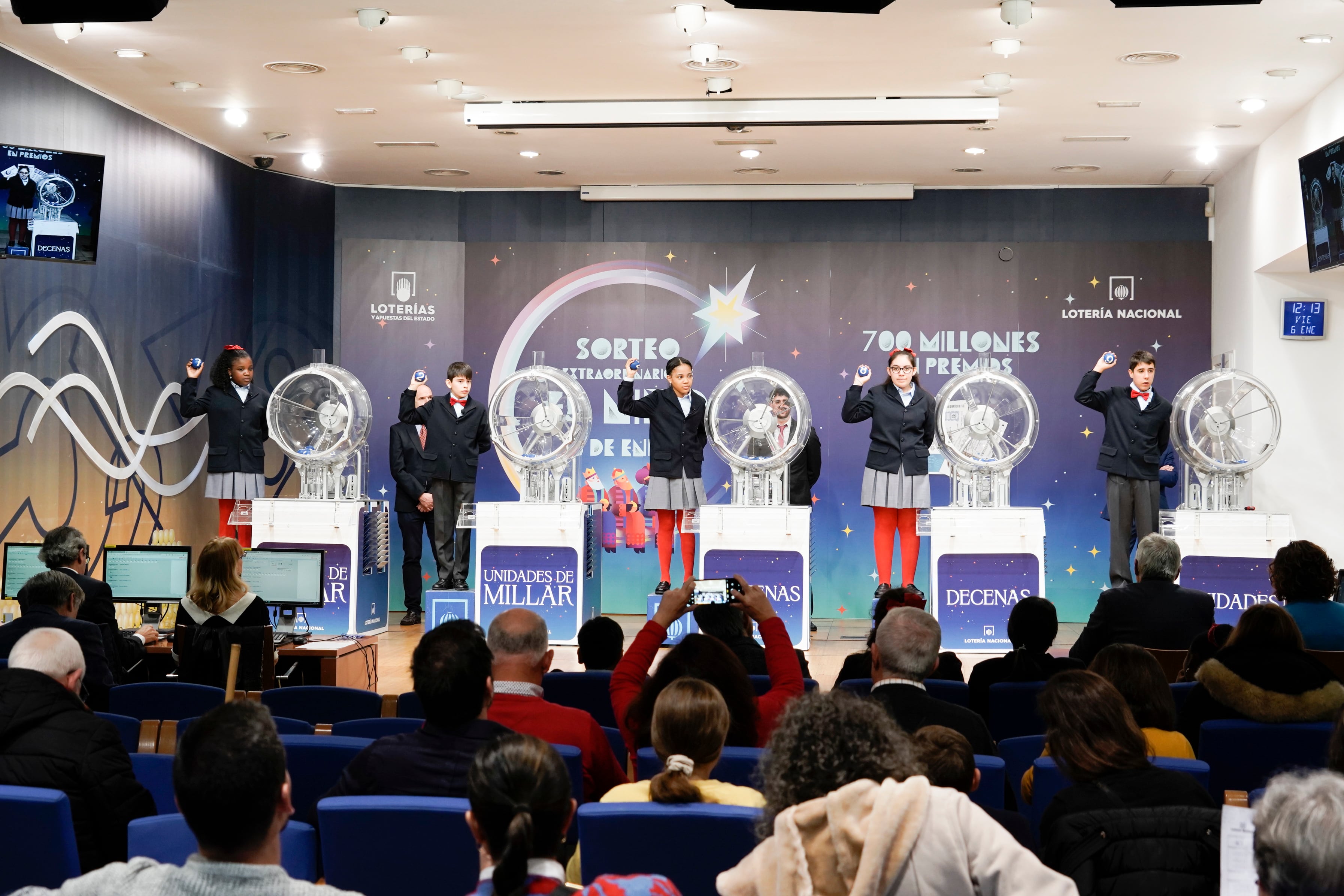 MADRID, 06/01/2023.-Vista del segundo premio del sorteo extraordinario de la lotería de &quot;El Niño&quot;, celebrado este viernes en Madrid, dotado con 750.000 euros por serie (75.000 euros al décimo), que ha recaído en el número 72.289.- EFE/Loterías y Apuestas del Estado***SOLO USO EDITORIAL/SOLO DISPONIBLE PARA ILUSTRAR LA NOTICIA QUE ACOMPAÑA (CRÉDITO OBLIGATORIO)***
