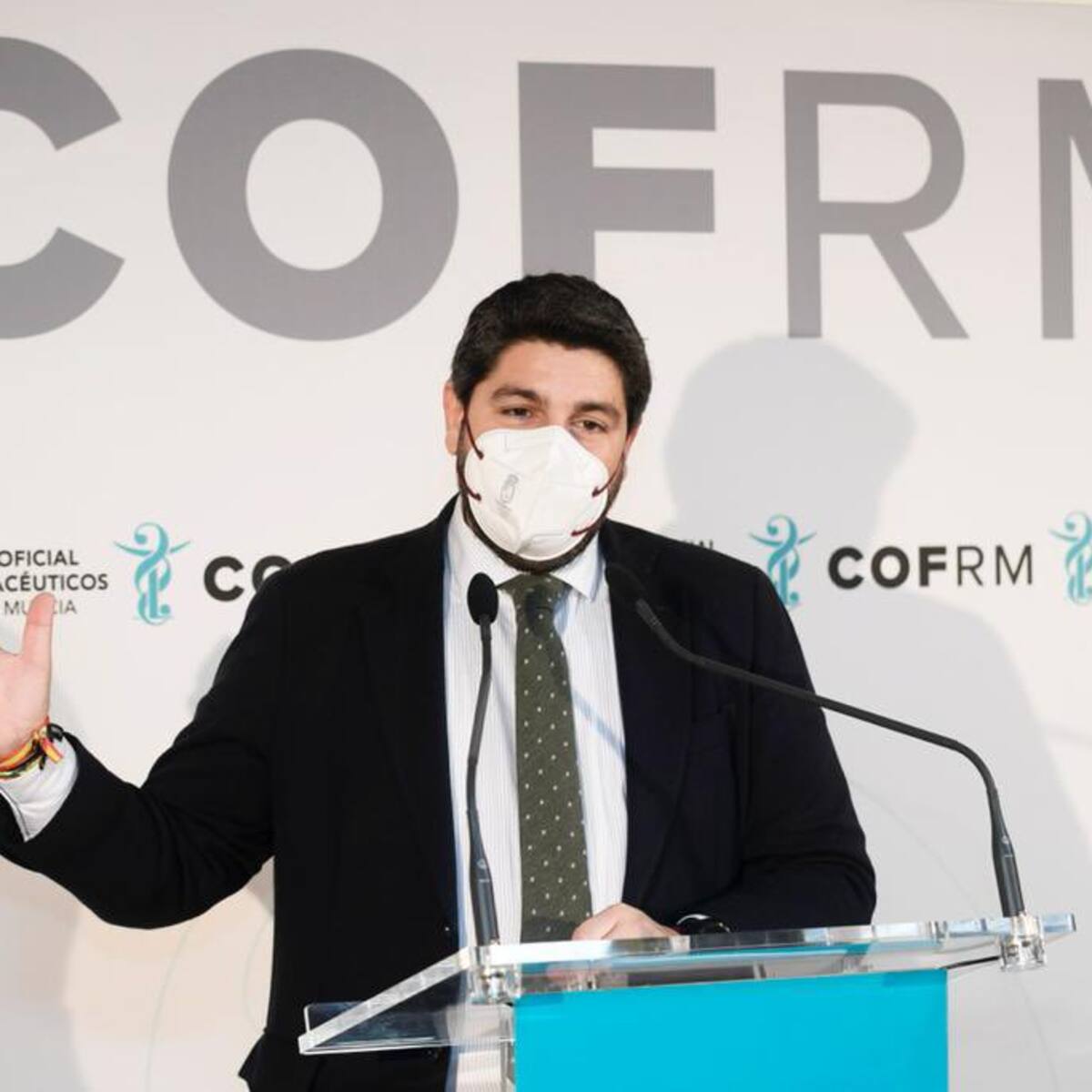 López Miras "reconoce y agradece" las ayudas al agua desalada, pero exige que "no se toque una sola gota" del trasvase