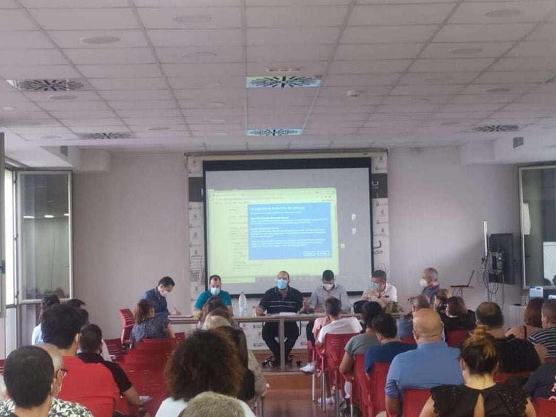 Imagen de archivo de la asamblea de Falles de Gandia