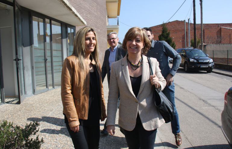 La consellera va visitar Medinyà per donar suport al poble.