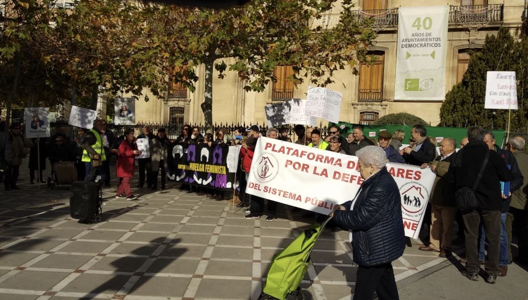 Concentración en la plaza de San Francisco de Jaén.