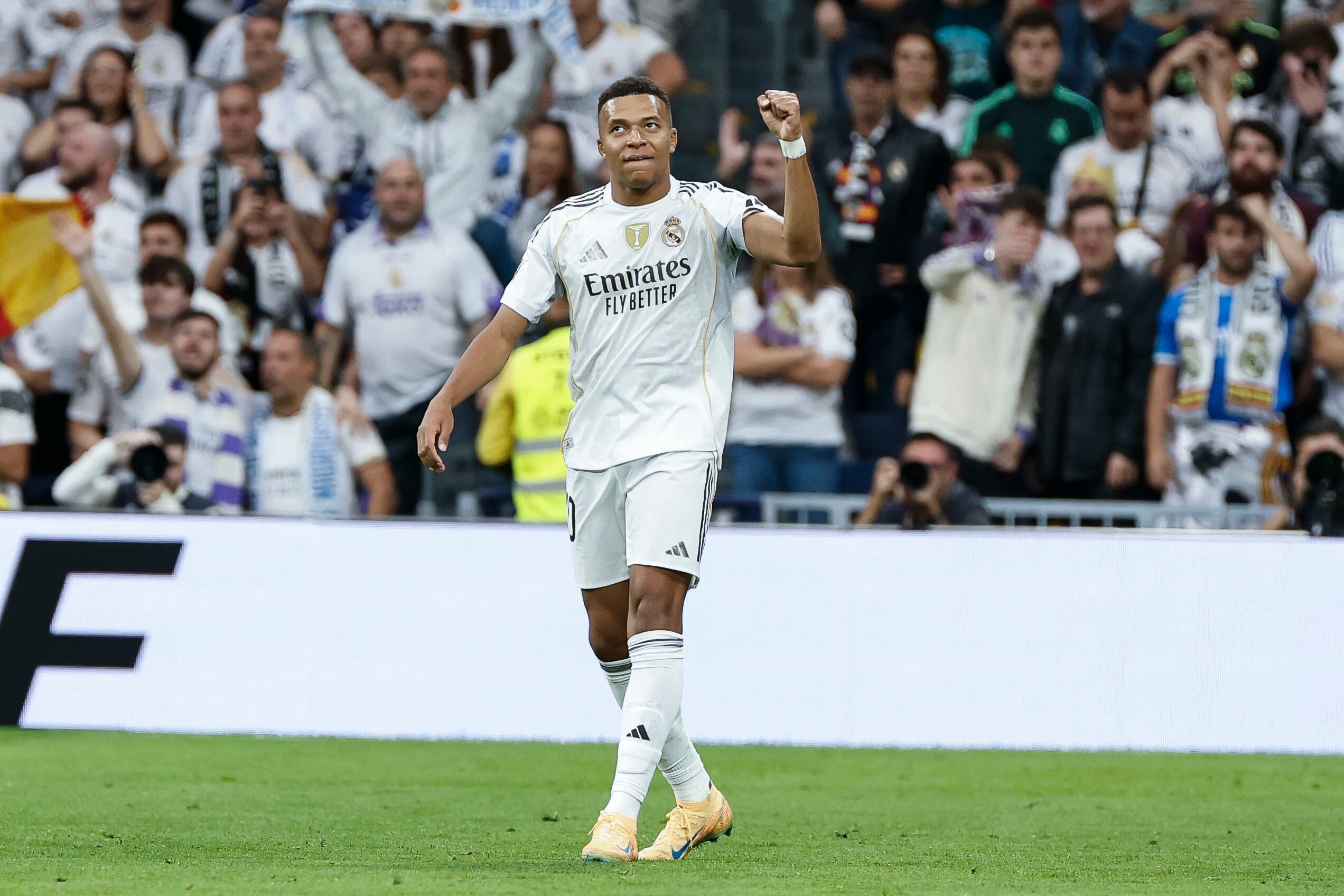 Kylian Mbappé celebra su gol contra el Barcelona durante &#039;El Clásico&#039;
