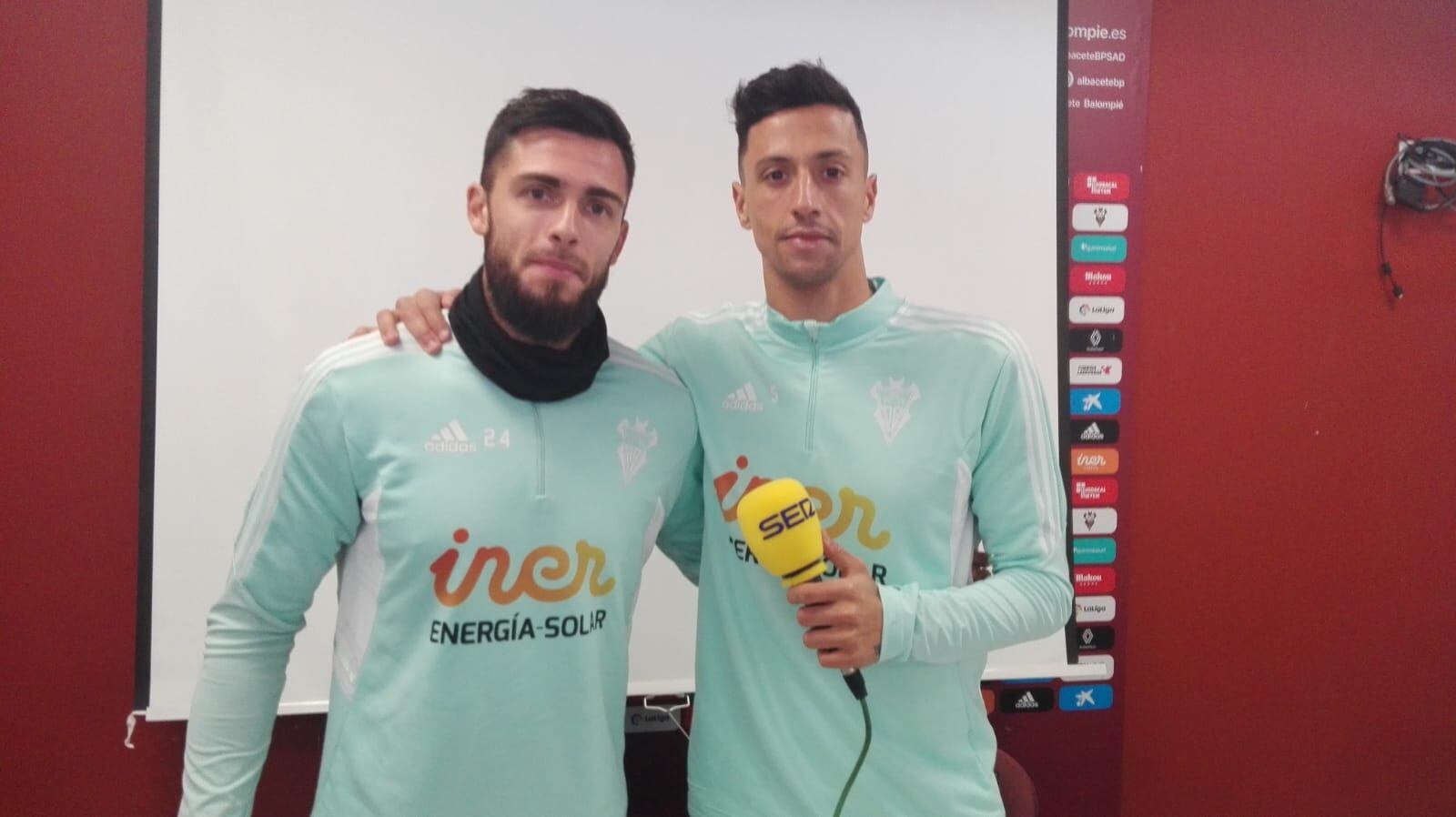 Glauder y Maikel Mesa posan para Radio Albacete