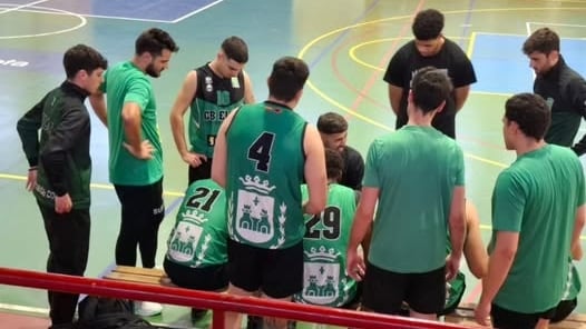 Javi Vigueras dando instrucciones en Alzira