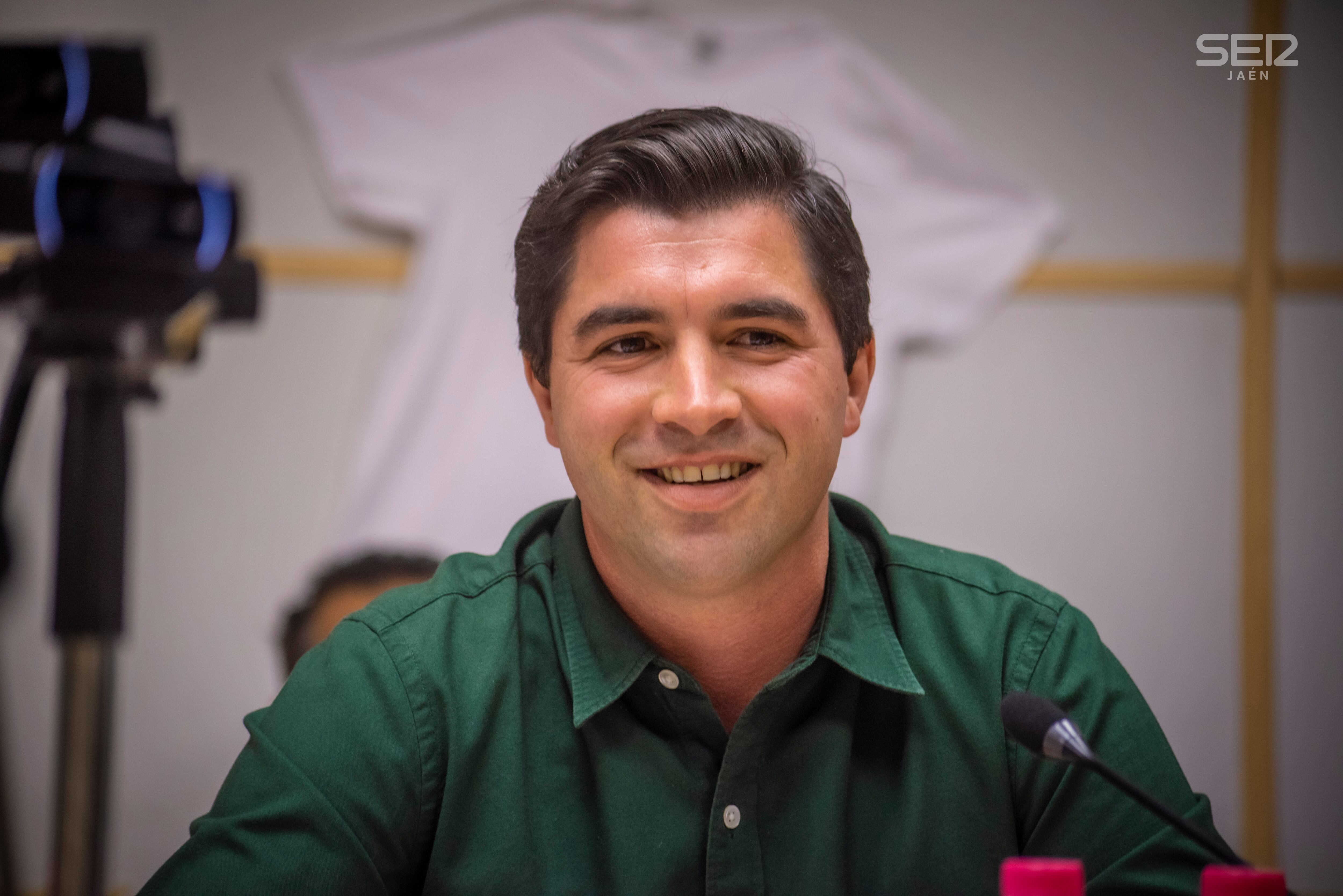 El candidato de Ciudadanos, Enrique Moreno, durante el debate en Radio Jaén.