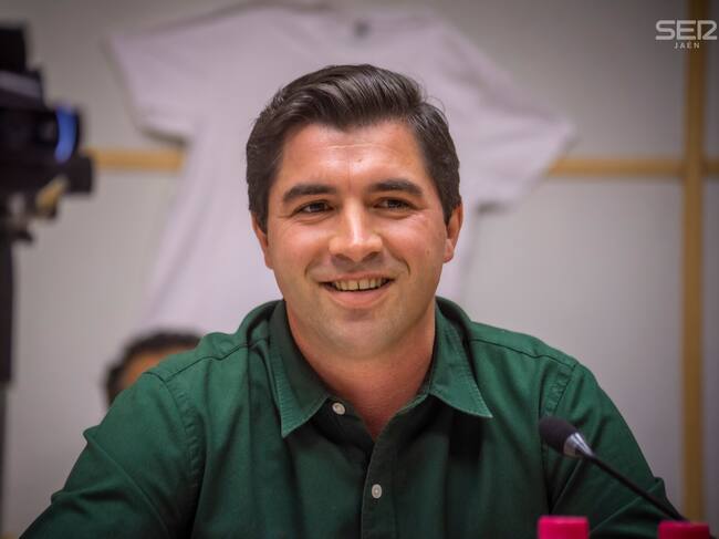 El candidato de Ciudadanos, Enrique Moreno, durante el debate en Radio Jaén.