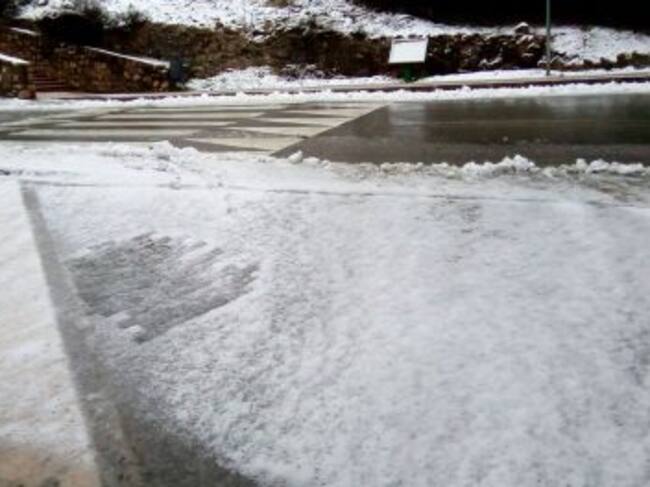 Ha sido necesaria la actuacion de maquinas quitanieves desde Burunchel