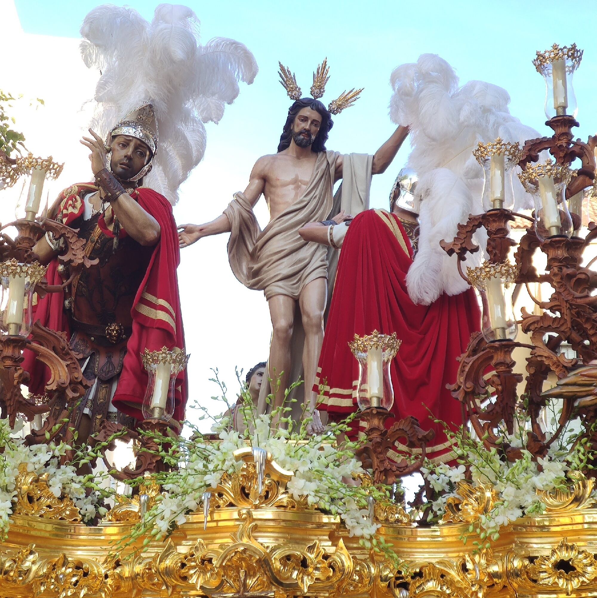 Paso del Resucitado de la ciudad de Linares.