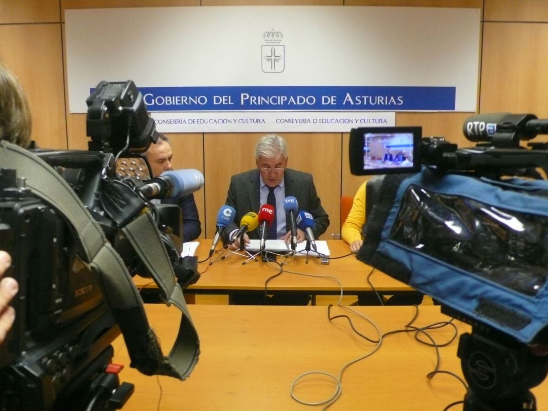 El director general de Planificación Lingüística, Fernando Padilla, presentó los resultados de un plan que este curso ha ampliado el número de alumnos participantes.