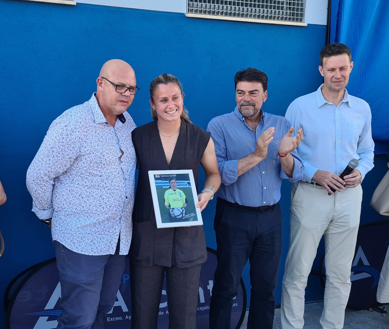 Sandra Paños junto a Luis Barcala, Toni Gallego y Jesús Cañizares