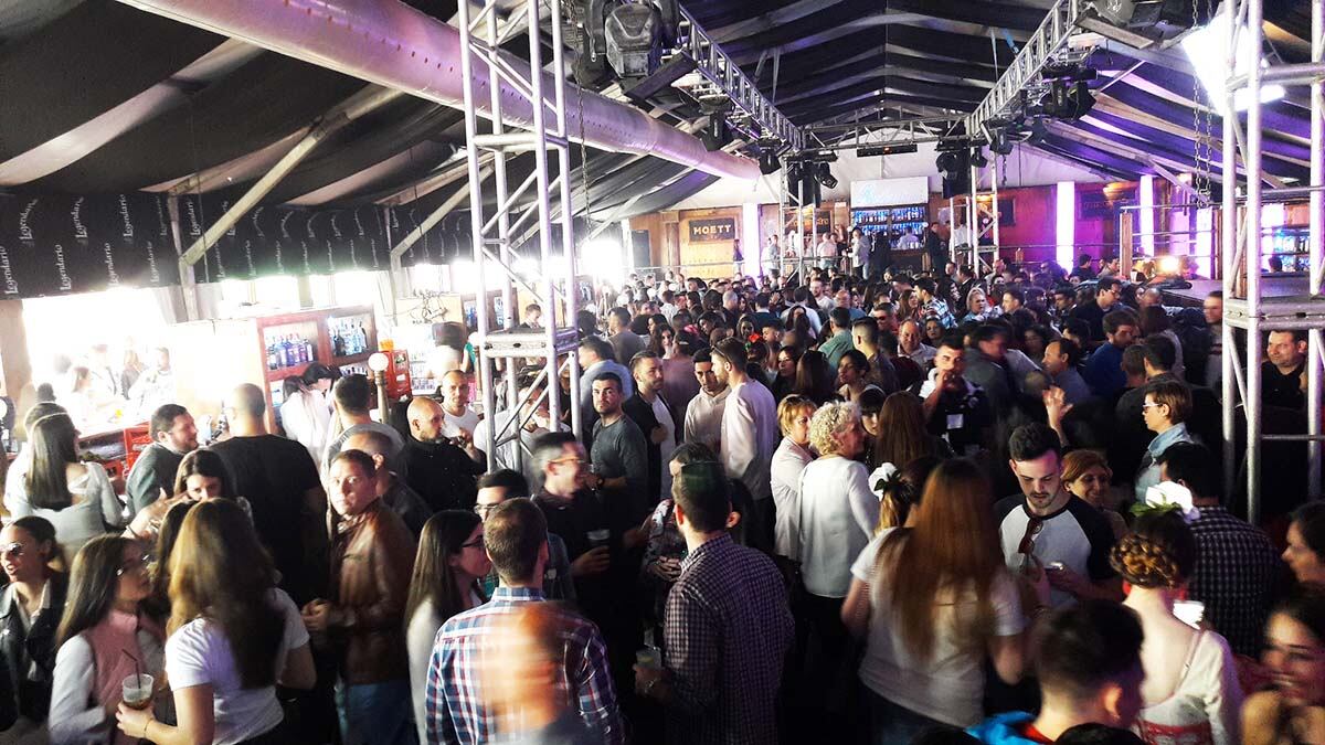 Puertollano disfrutando de las Ferias Patronales en las casetas.