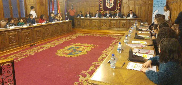 El Ayuntamiento de Palencia organiza un pleno anual protagonizado por niños