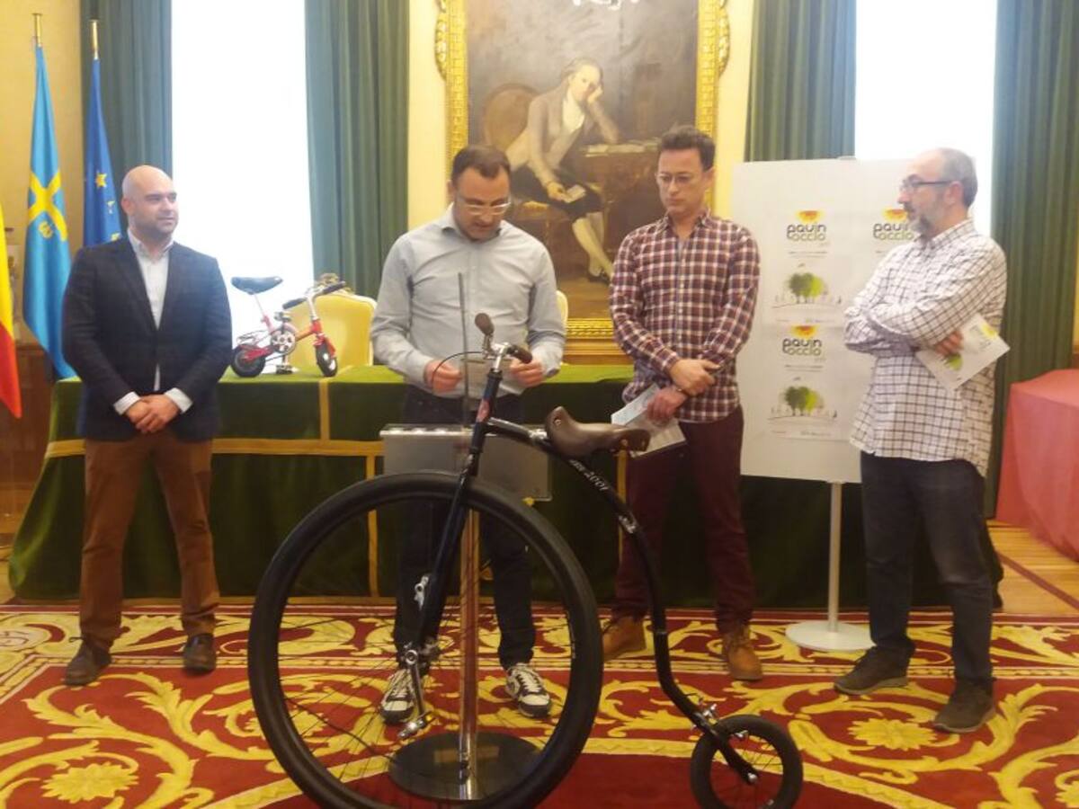 La primavera entra en el Botánico sobre dos ruedas