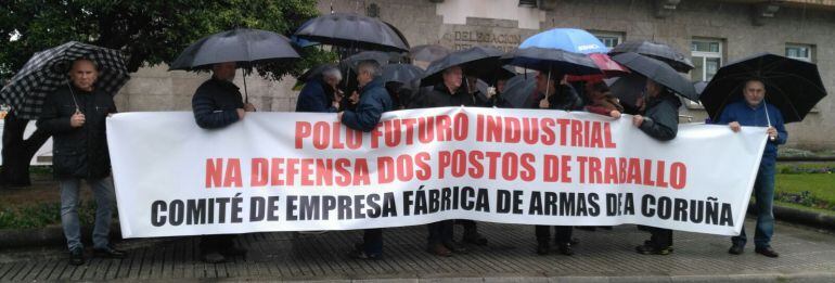 Movilización de extrabajadores de la fábrica de armas de A Coruña